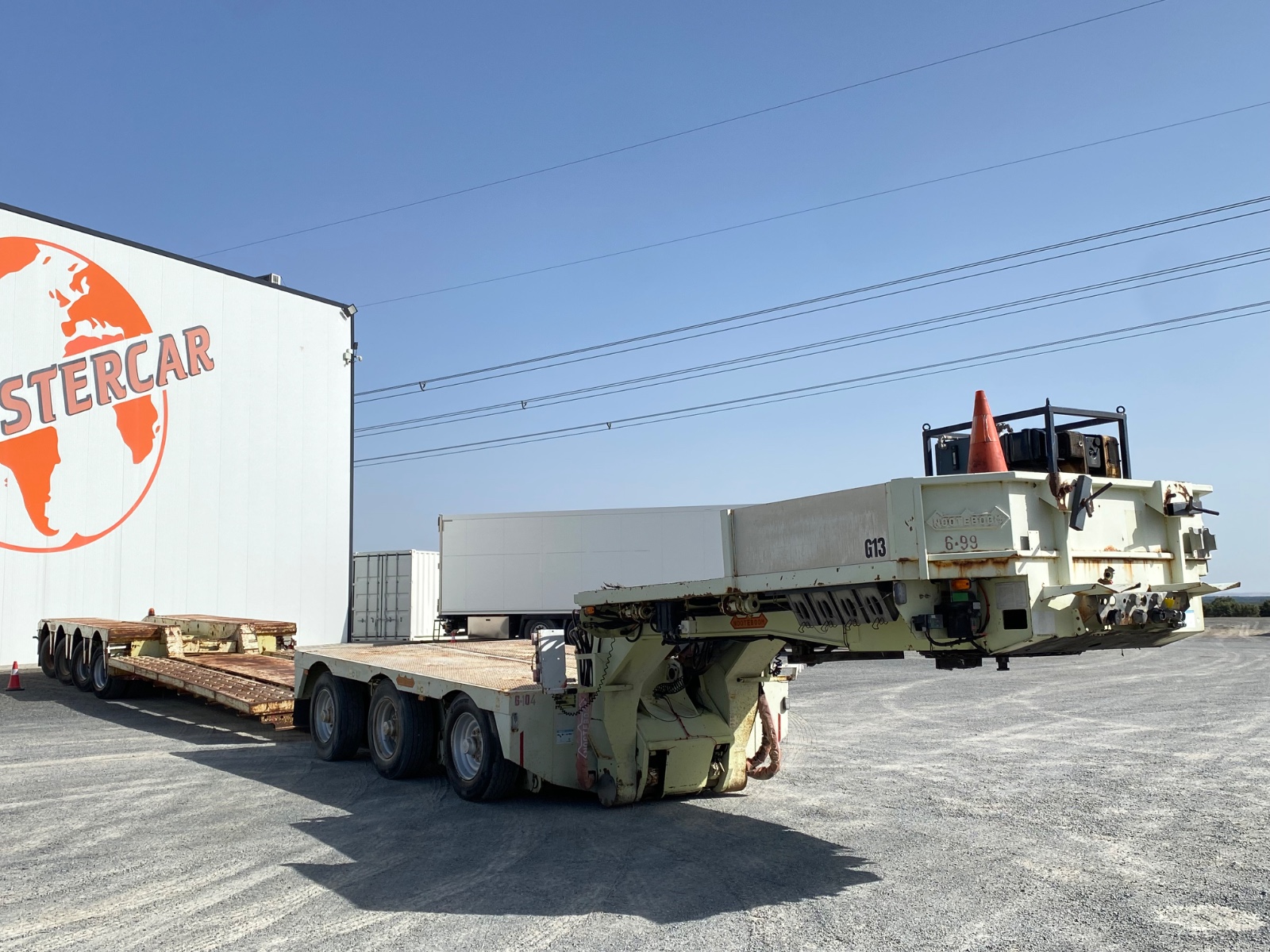 e 9323 bcy xmreur00040000677 vista frontal esq der