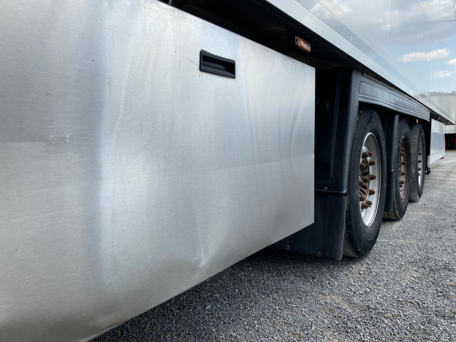 r 0572 bcv wkesd000000702035 foto extra 2