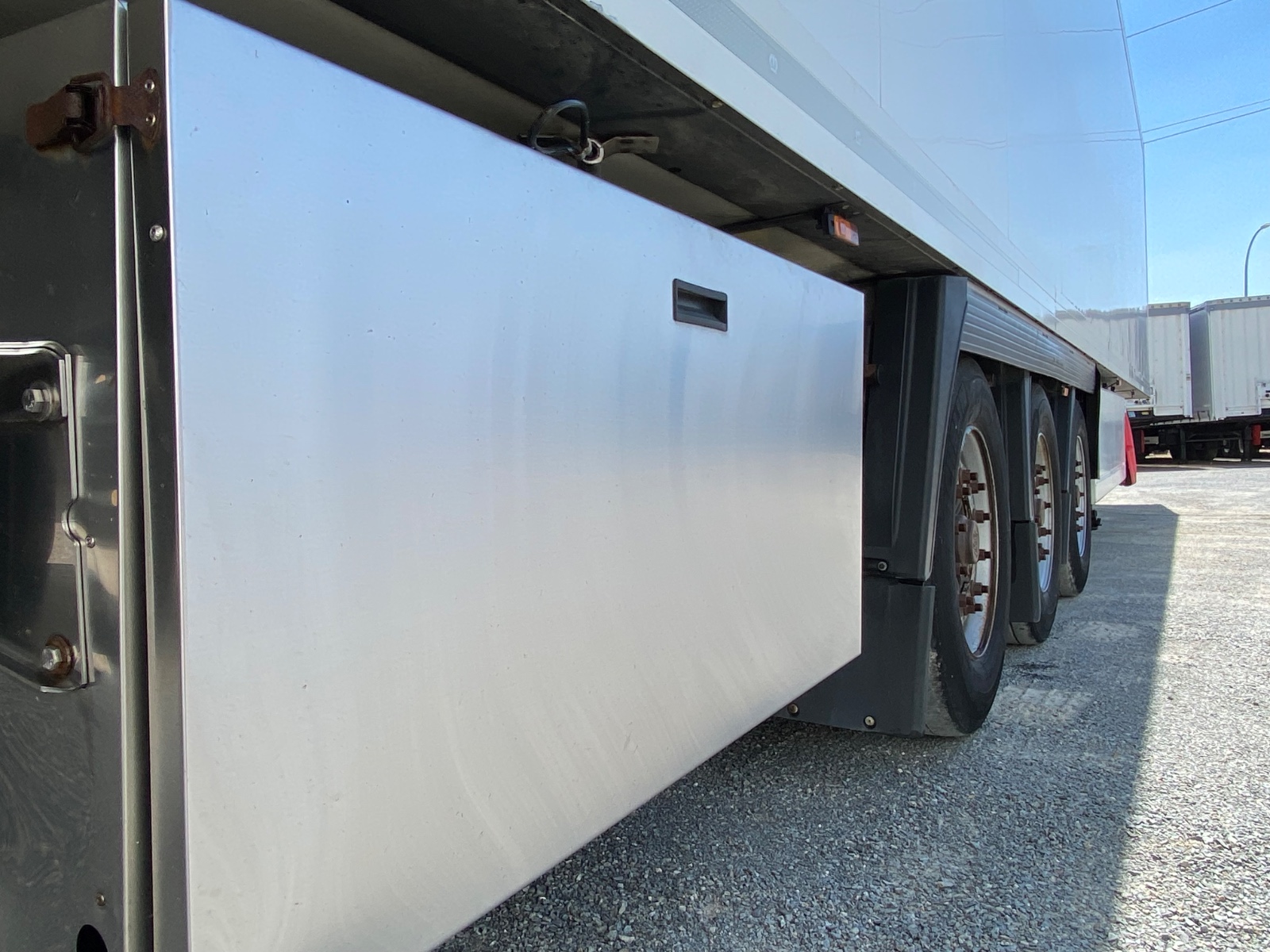 r 0585 bcv wkesd000000702003 foto extra 2