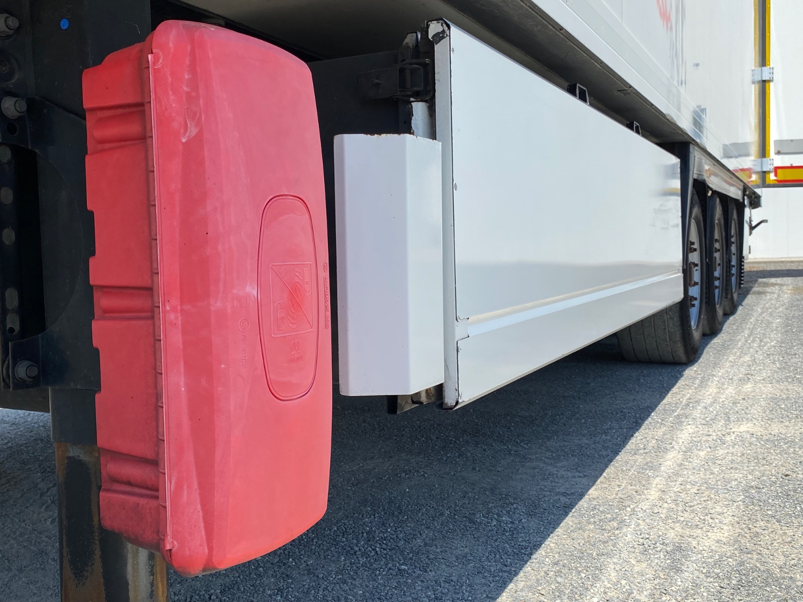 r 0585 bcv wkesd000000702003 foto extra 5