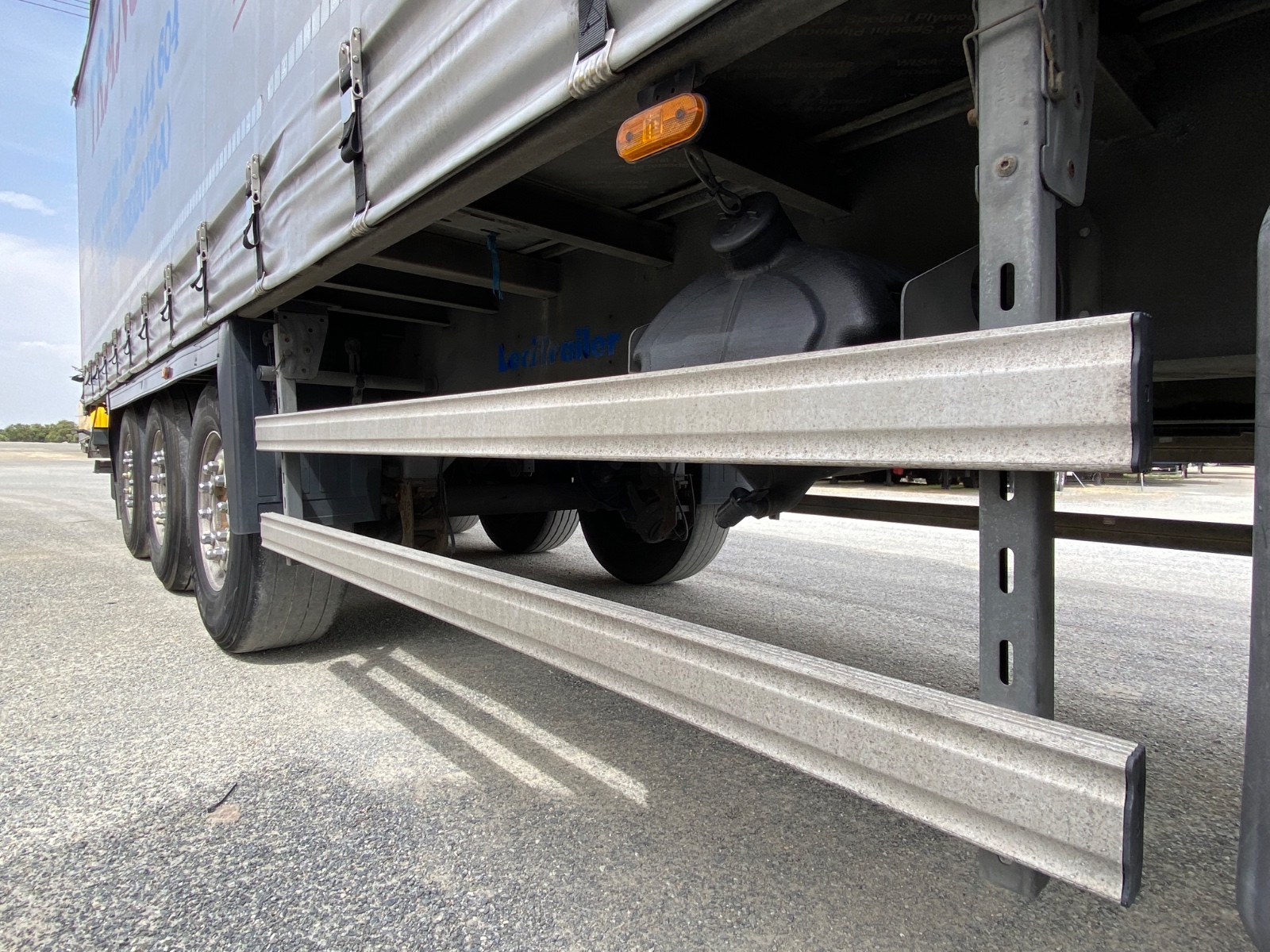 r 4081 bcz vv1p3aa5asn181848 foto extra 7