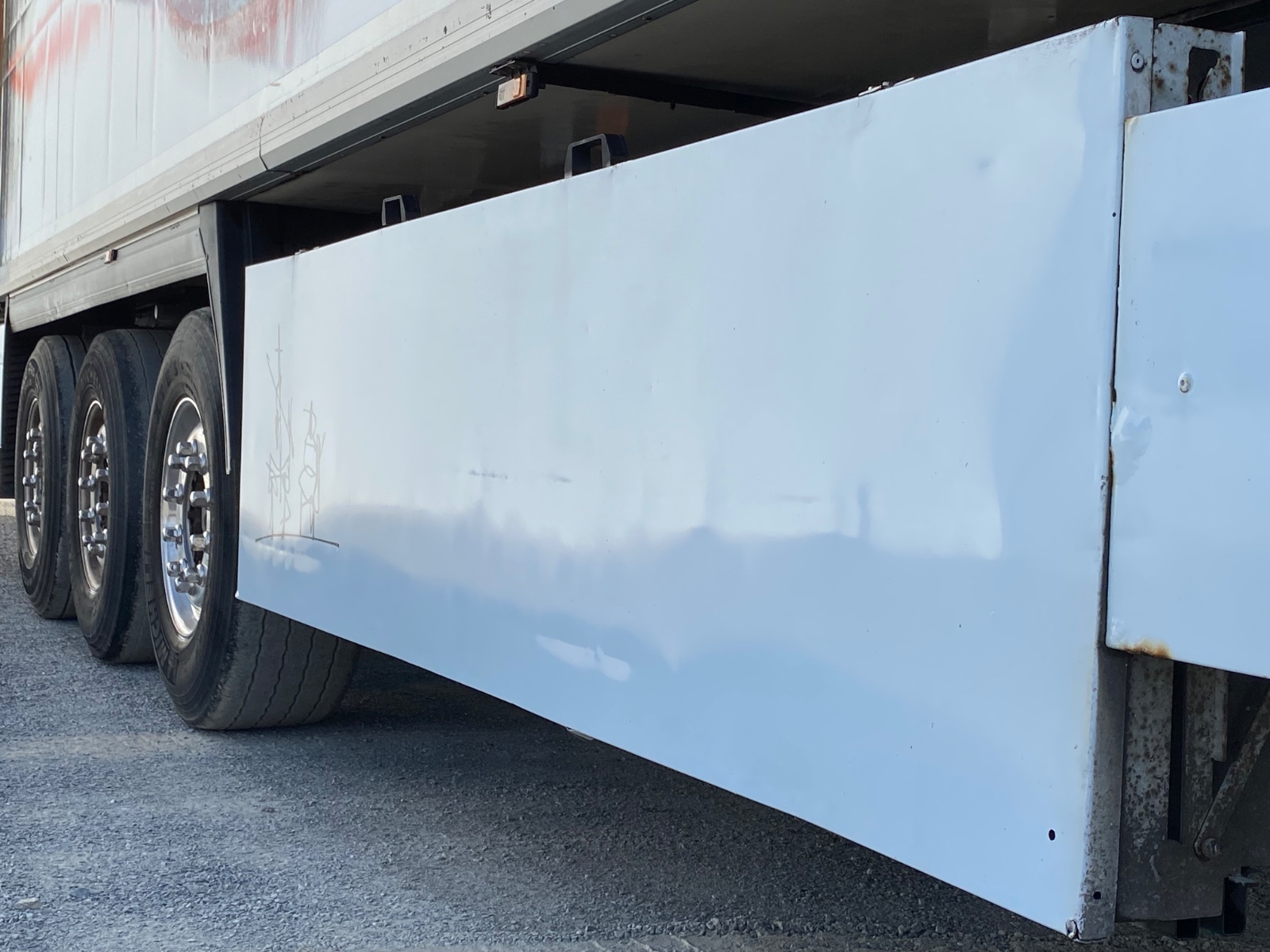 r 7078 bck wkesd000000488000 foto extra 3