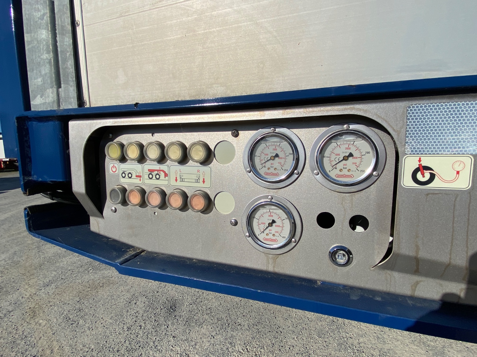 XMREUR000LL00338-Foto-Extra-1