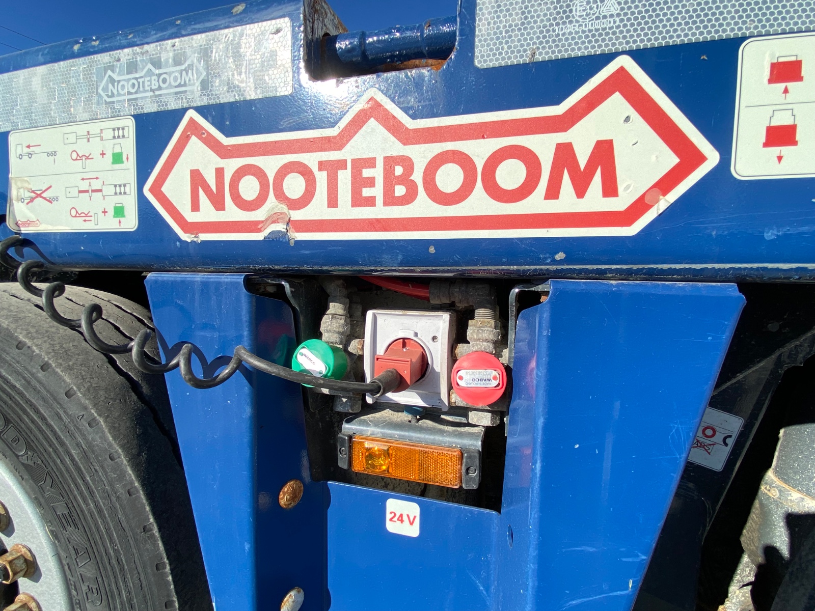 XMREUR000LL00338-Foto-Extra-2