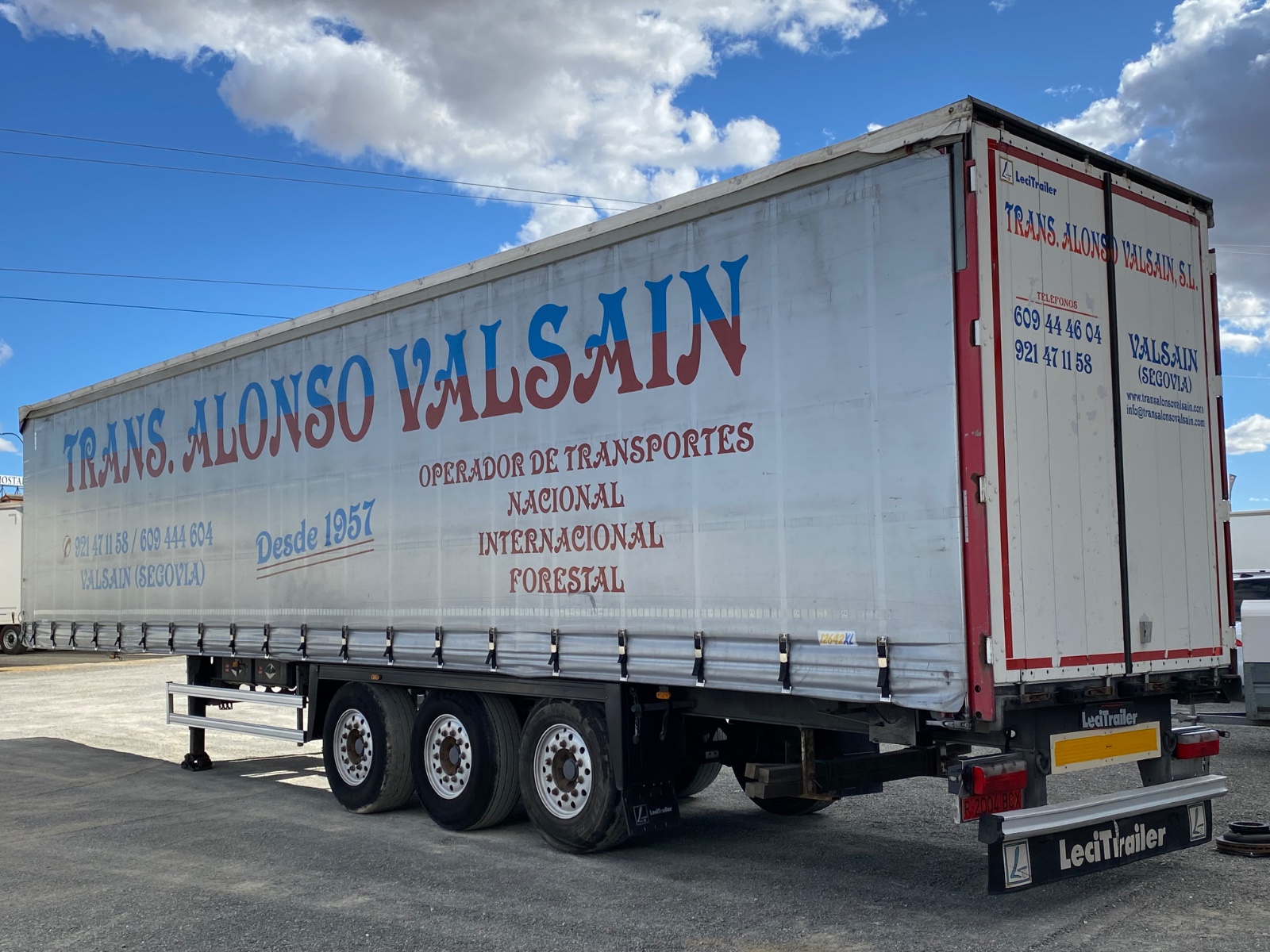 r 2004 bcx vv1p3aa5asn174757 vista trasera esq izq