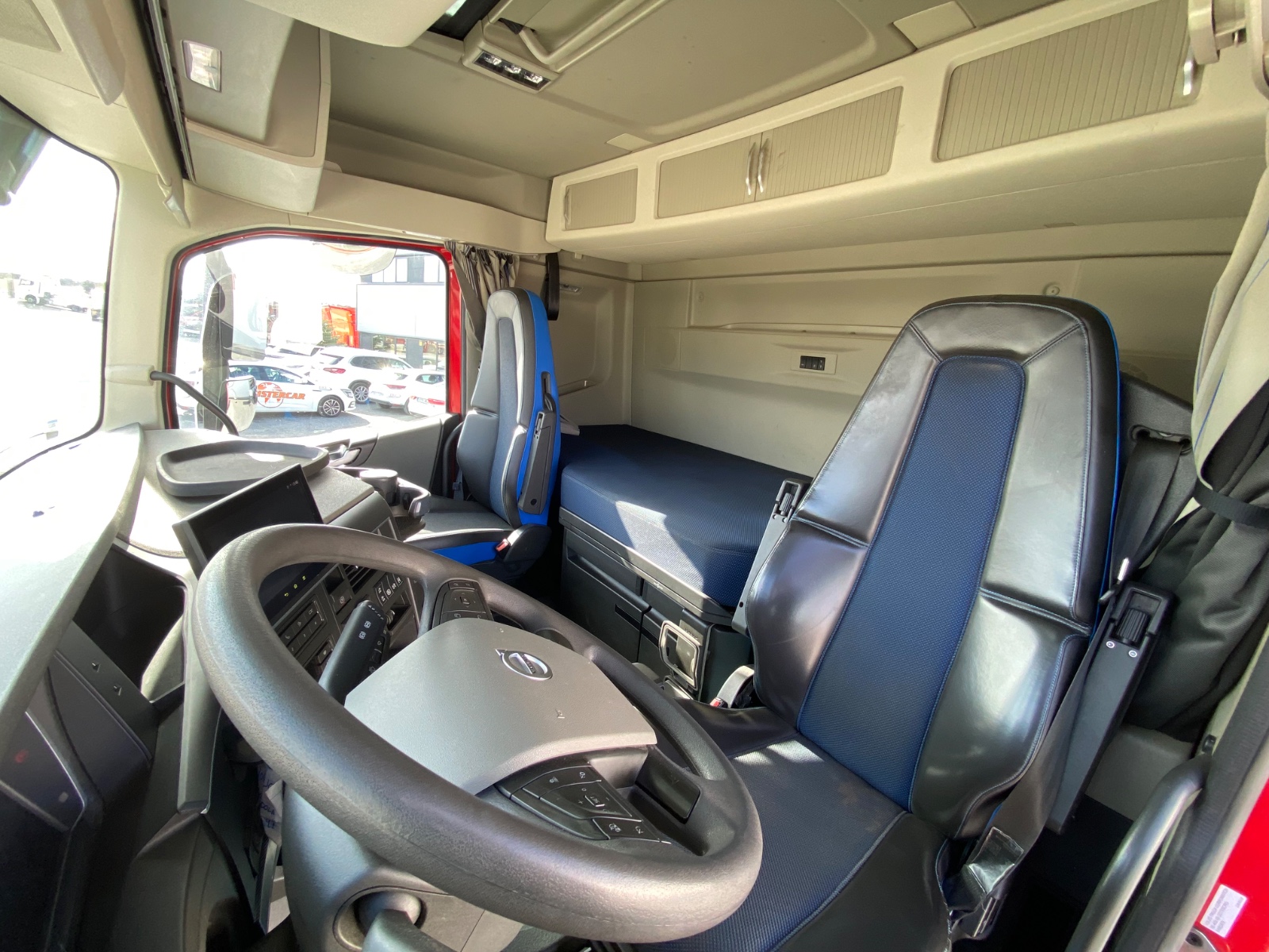 yv2rt40d8ma879097 vista interior